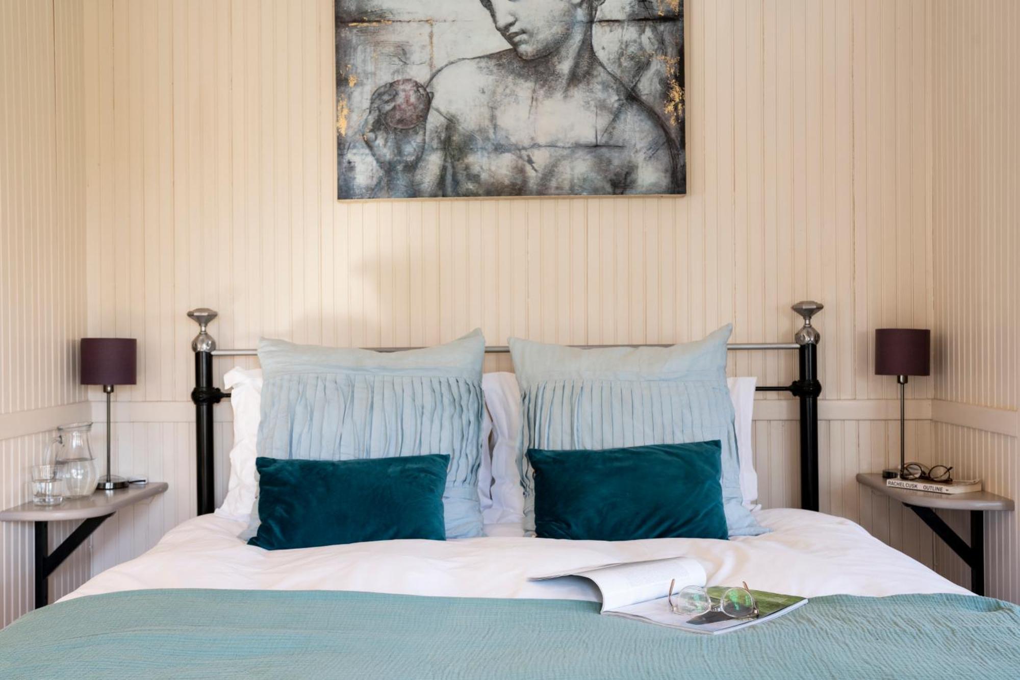 Old Mill Lodge By Huluki Sussex Stays Hurstpierpoint ภายนอก รูปภาพ