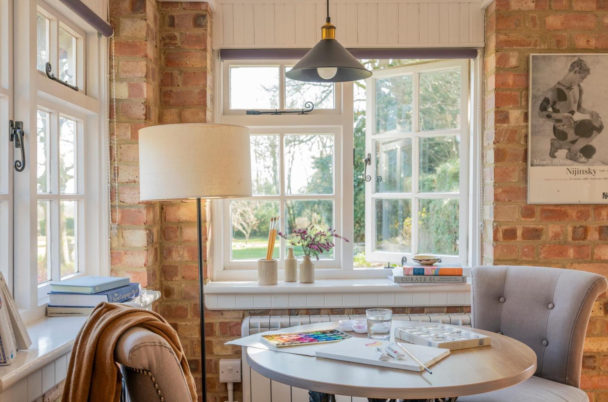 Old Mill Lodge By Huluki Sussex Stays Hurstpierpoint ภายนอก รูปภาพ